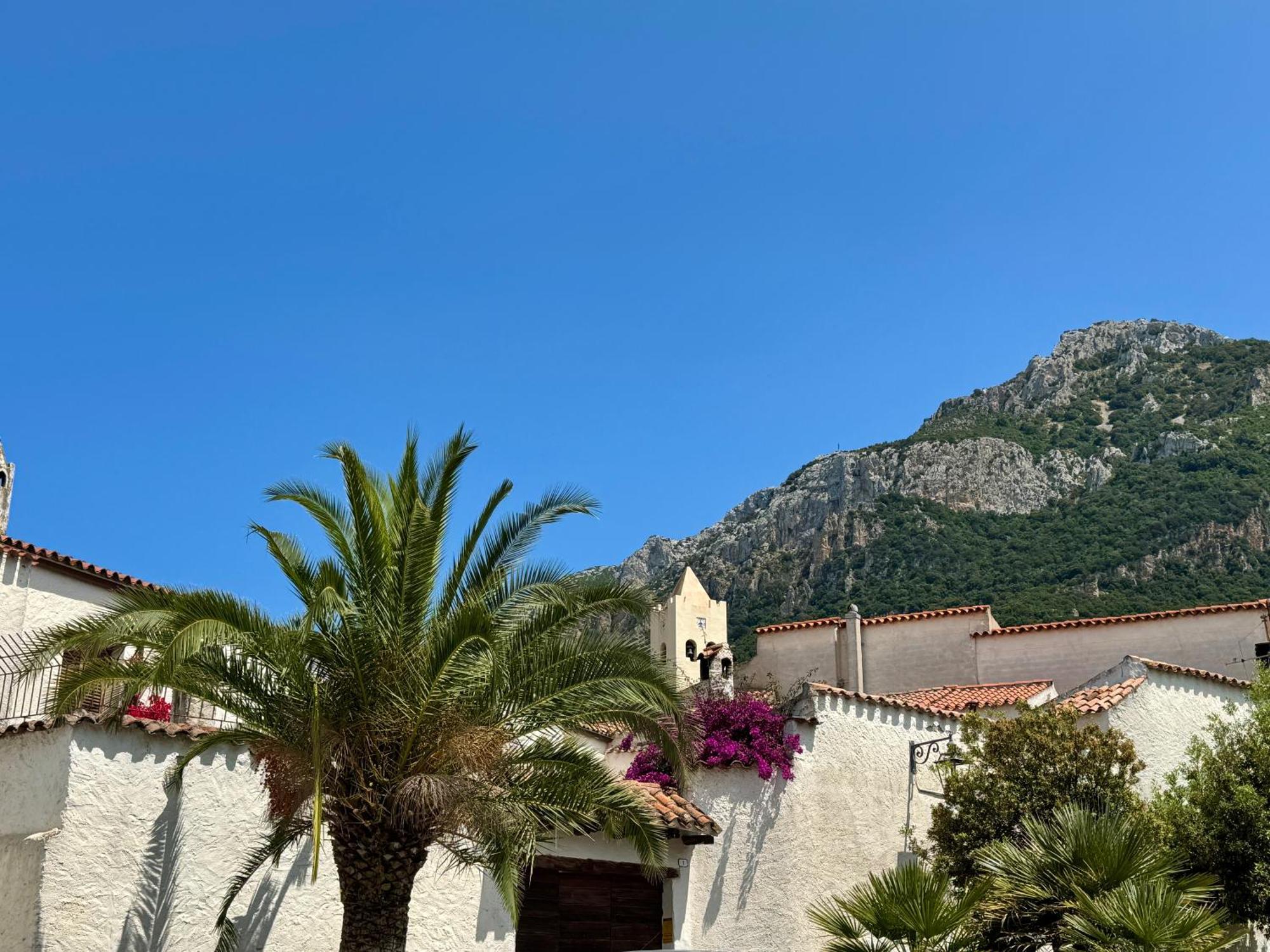 Casa Lia - Independent Apartment In The Gulf Of Orosei Galtellì Kültér fotó